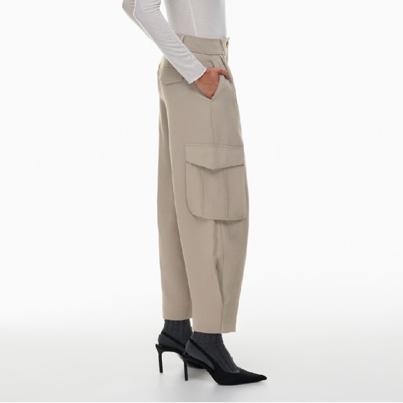 Aritzia beyond Cargo pant, size 4. Worn once. - Picture 5 of 6